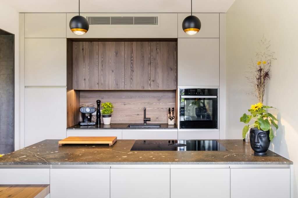 cucina beige  pietra scura interior design bolzano